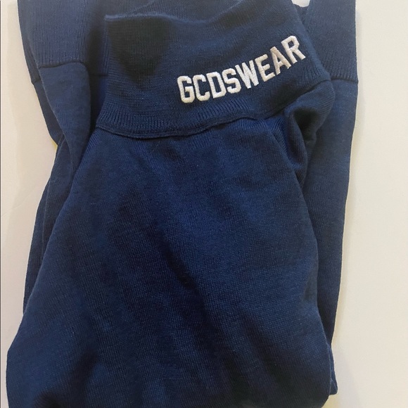 Famed Italian Designer Label GCDS Wool Sweater in Excellent Condition. - Picture 3 of 5